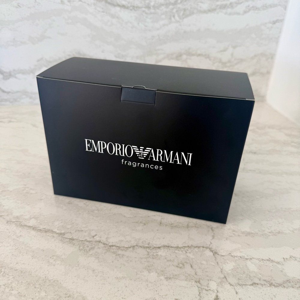Emporio Armani VIP Mini Vanity Kit/Purse - Picture 9 of 14